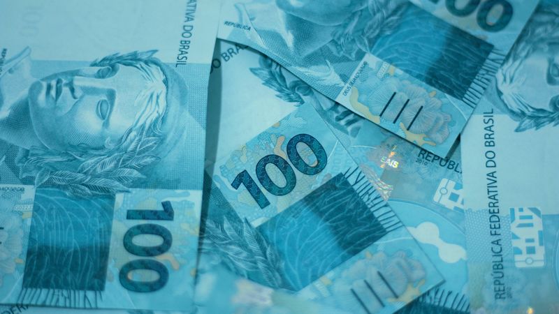 Décimo terceiro salário: quem tem direito, cálculo e prazos